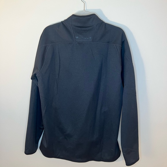 Black Oakley Pullover Medium - Picture 2 of 3